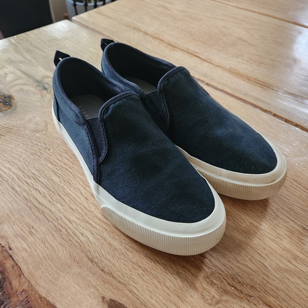 Everlane Black Canvas Slip-On‎ Shoes Organic Womens Size 7 Mens 5.5 Unisex